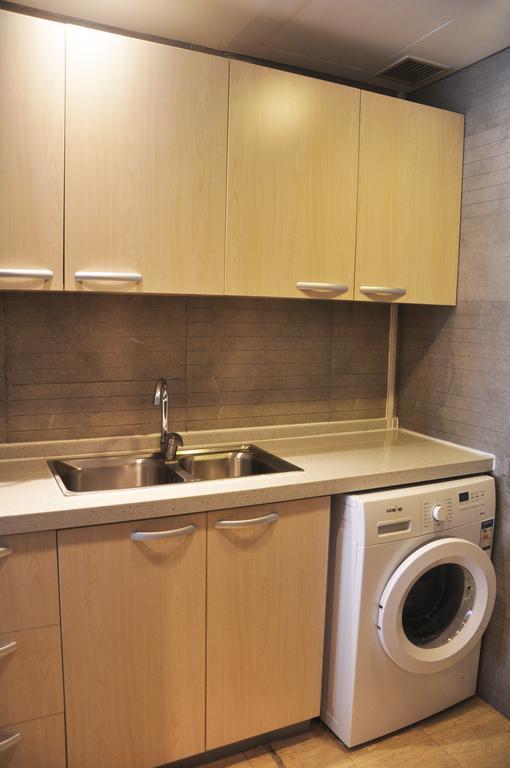 Hotel Nikko Tianjin Luaran gambar A laundry room