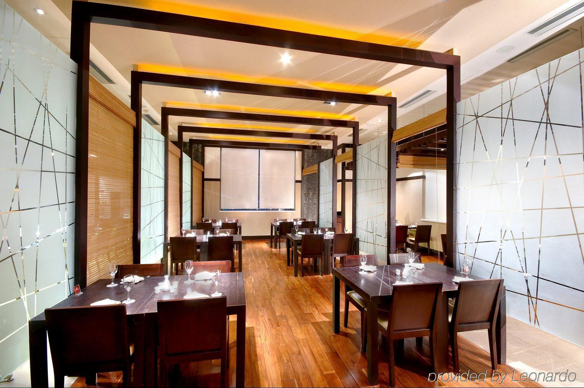 Hotel Nikko Tianjin Luaran gambar The interior of the restaurant