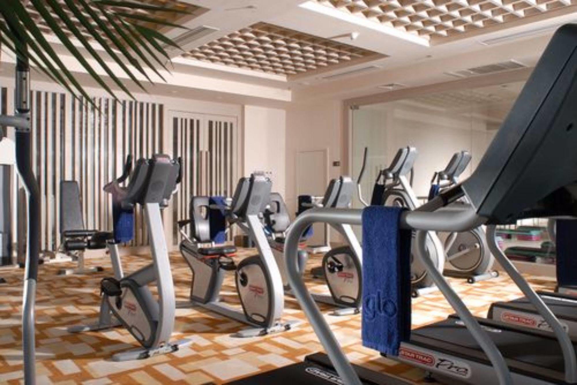 Hotel Nikko Tianjin Luaran gambar The gym at the hotel
